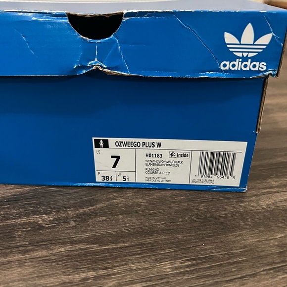 Adidas Ozweego Womens - Picture 2 of 5